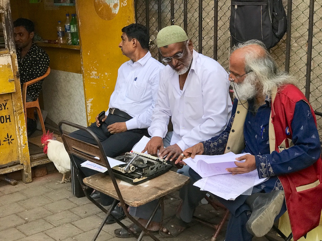 Street typewriter dictation